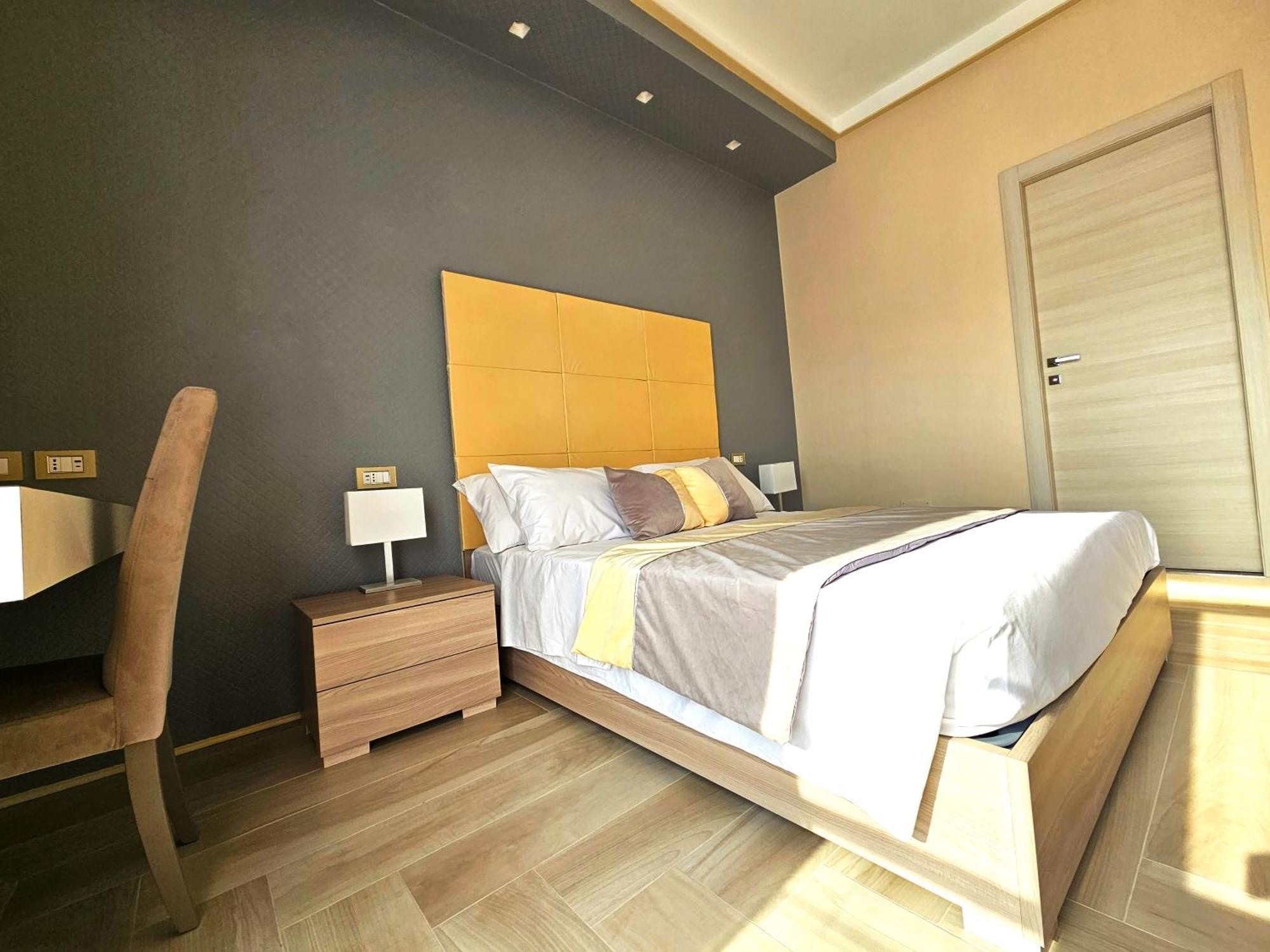 Astoria Boutique Suites Lecce Bagian luar foto
