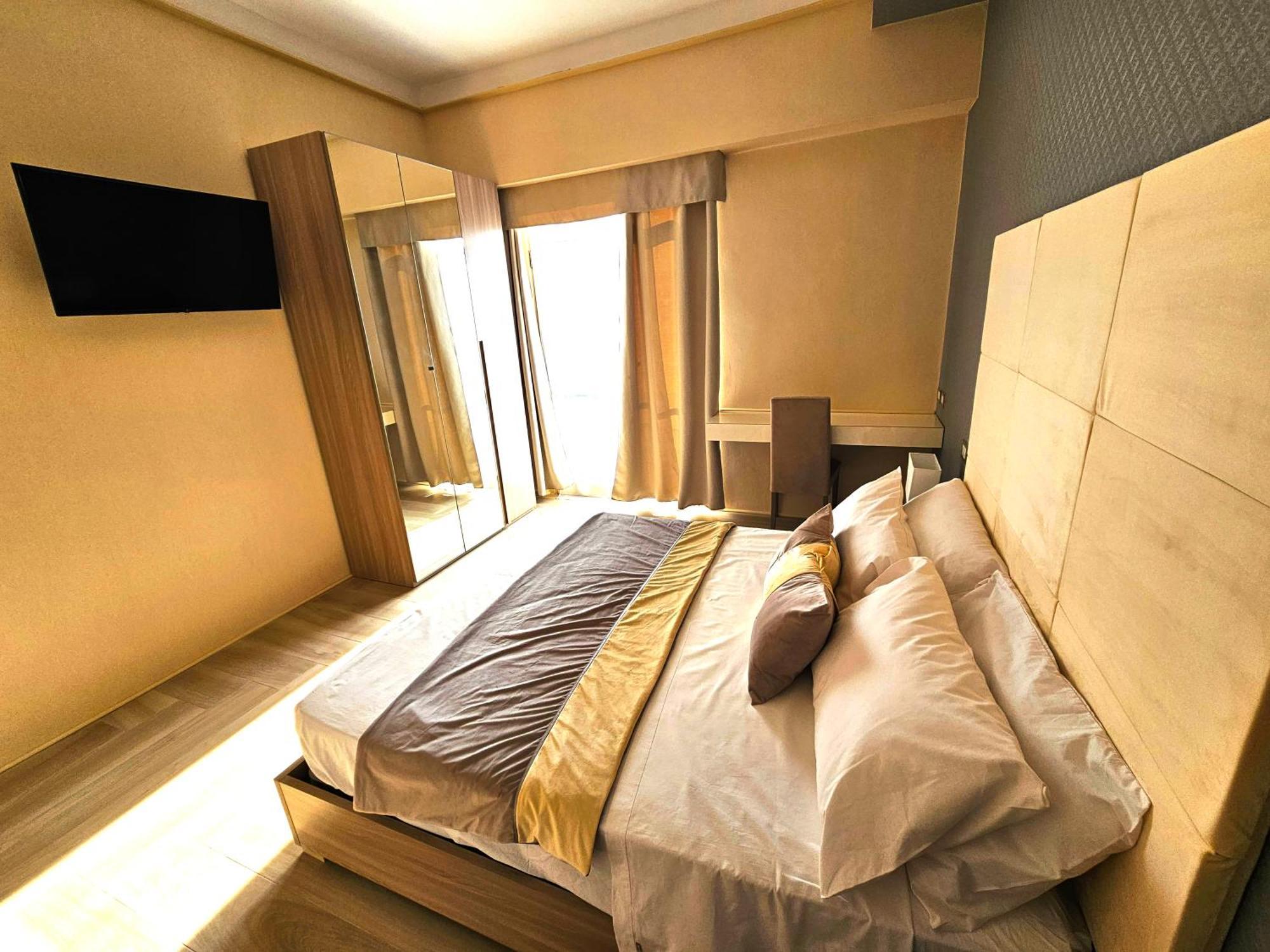 Astoria Boutique Suites Lecce Bagian luar foto